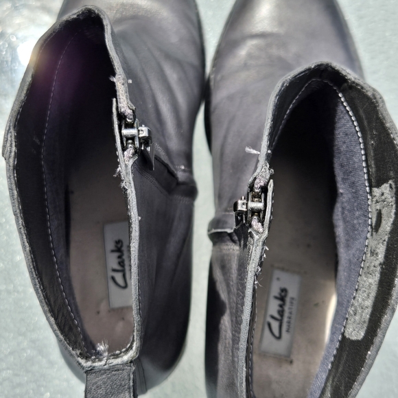 Clarks Sz 9.5 Women Leather Narrative Movie Act Boot Grey Black - Picture 9 of 12